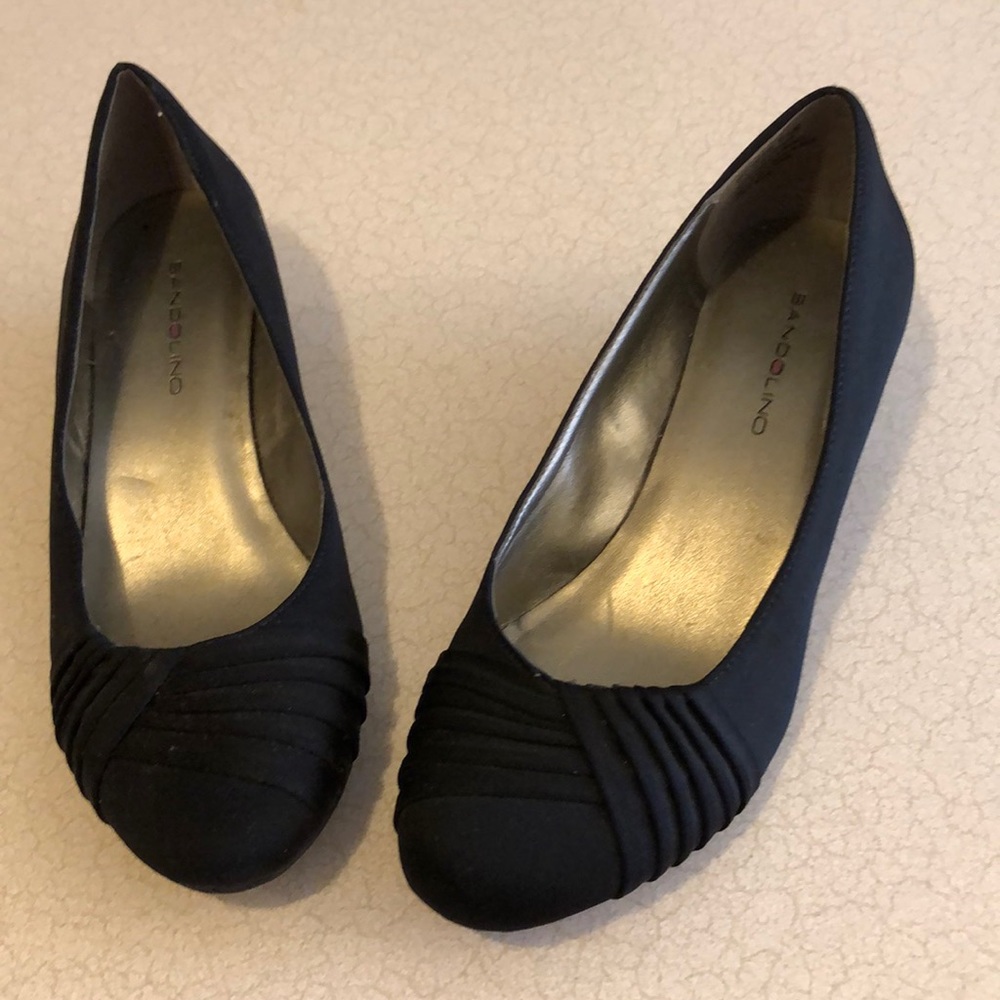 Black wedges